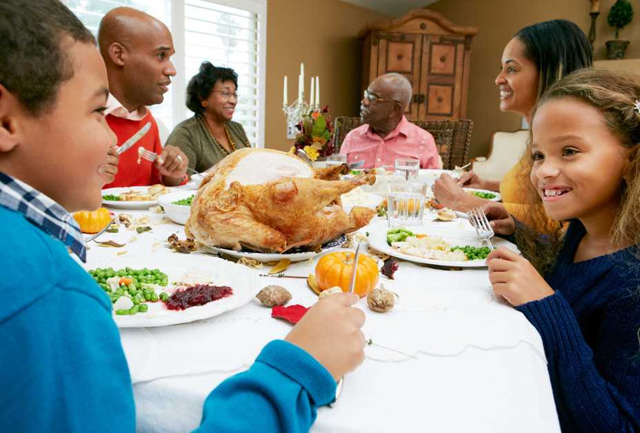 	Family eating dinner