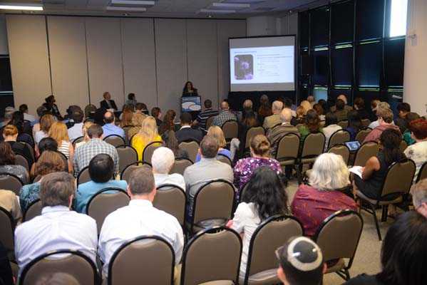 Standing room only during inaugural Laboratory Leadership Service session