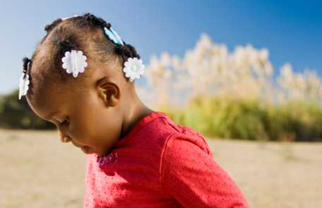 Photo: Young girl outdoors