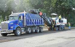 Asphalt milling machine operators