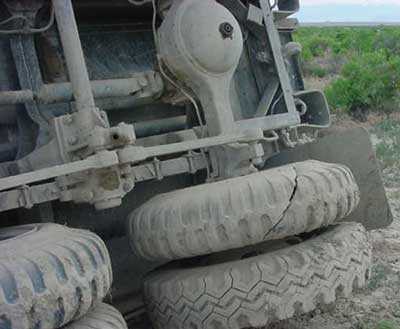 Photo 5. Interior tire on the back rear axle of the passenger's side.