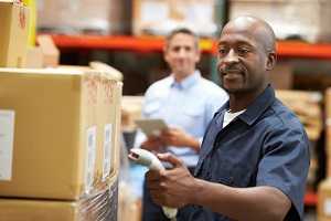 	Shipping worker in warehouse